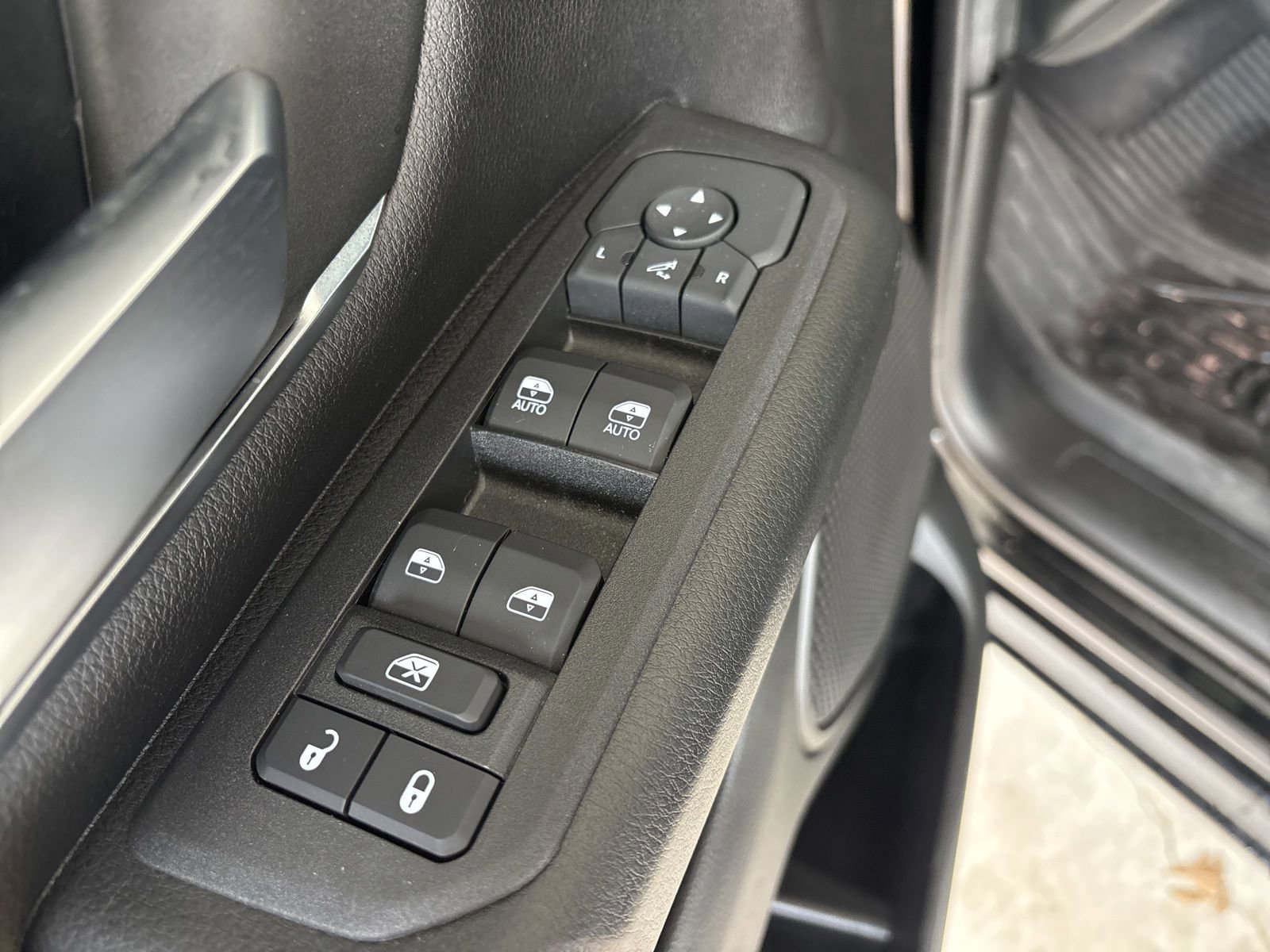 Used 2025 RAM 1500 Lone Star AWD/4WD image 11