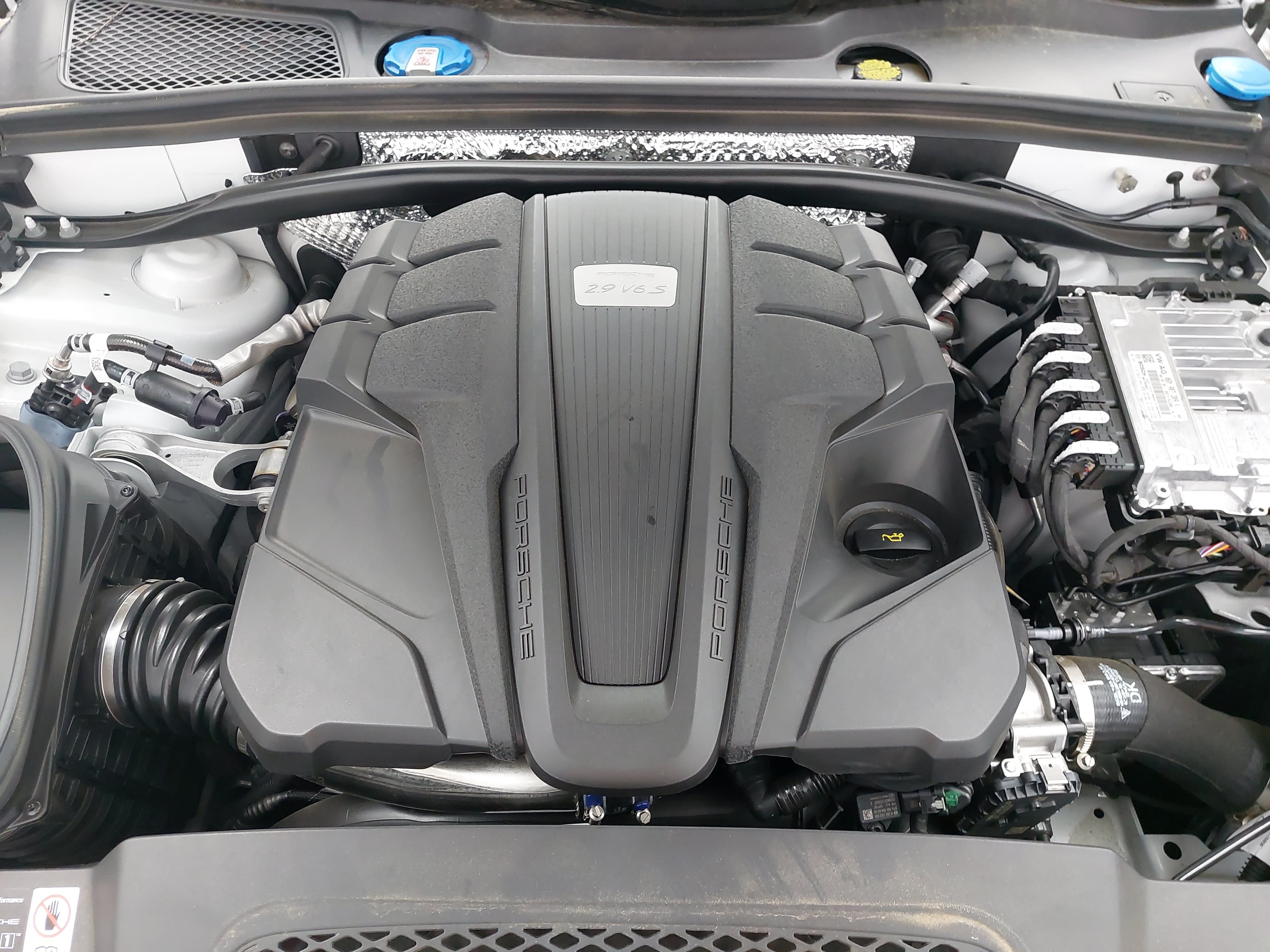 Certified 2026 Porsche Macan S AWD/4WD image 33