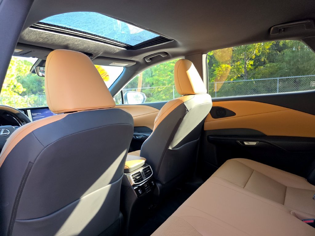 Used 2024 Lexus RX 350 Premium w/ Accessory Package (Z1) FWD image 23
