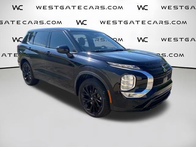 Used 2023 Mitsubishi Outlander SE Black Edition FWD image 26