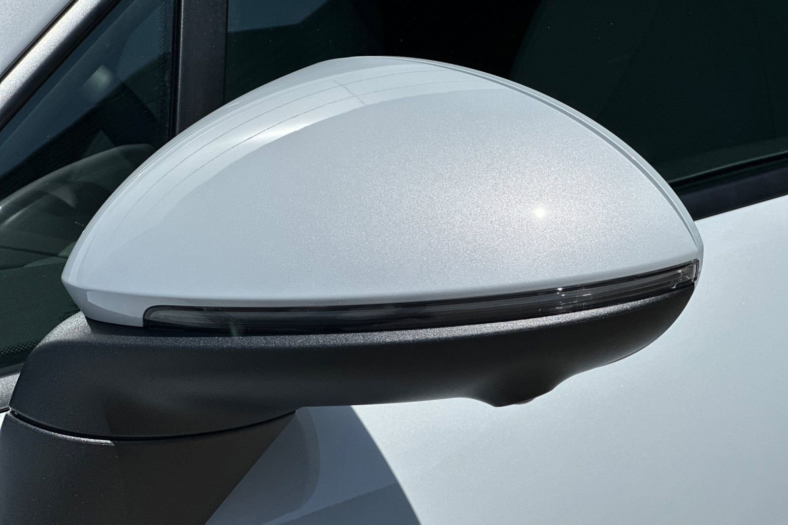 New 2026 Porsche Macan Electric RWD image 41