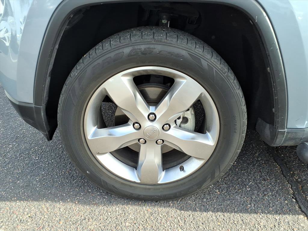 Used 2012 Jeep Grand Cherokee Overland w/ Mopar Chrome Edition Group image 9