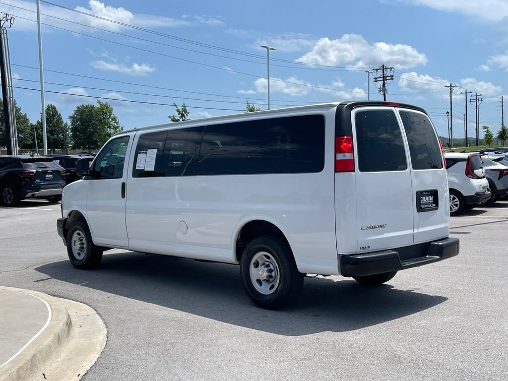 Used 2024 Chevrolet Express 3500 LS RWD image 5