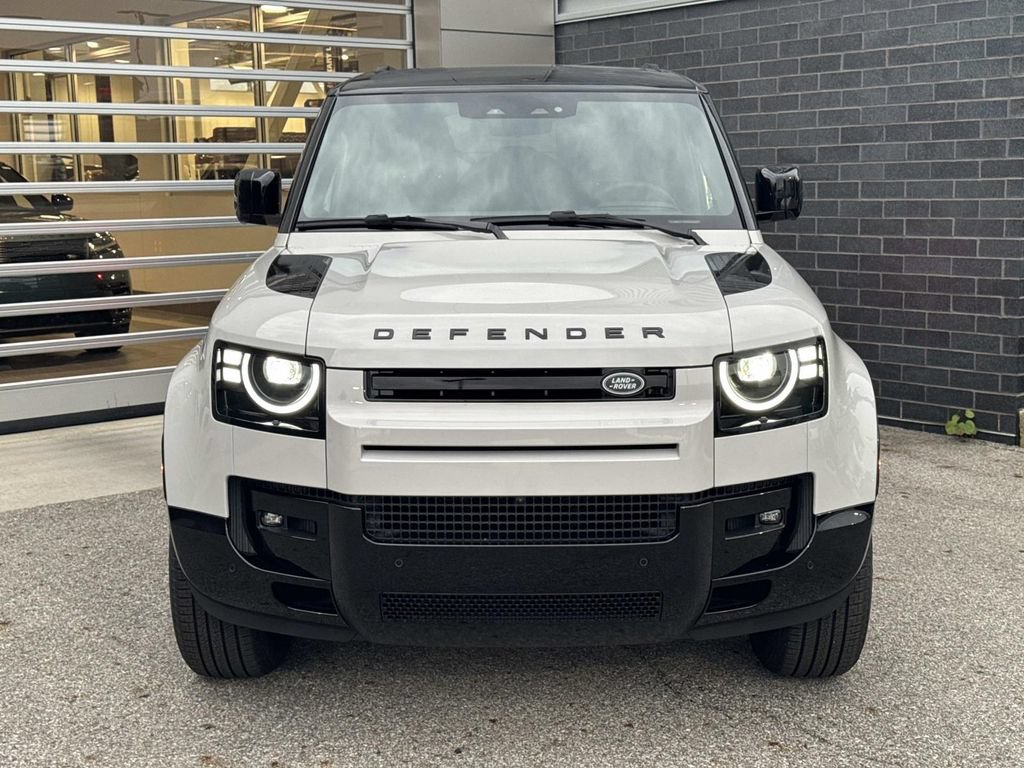 New 2026 Land Rover Defender 110 X-Dynamic SE AWD/4WD image 2