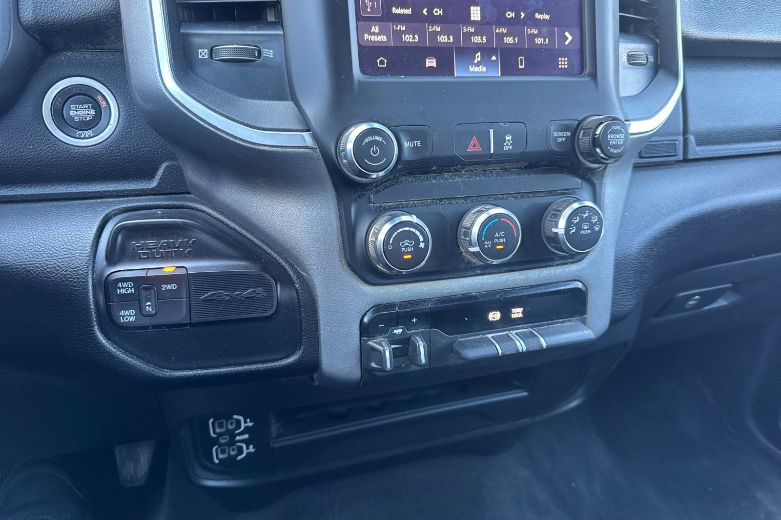 Used 2024 RAM 3500 Big Horn image 28