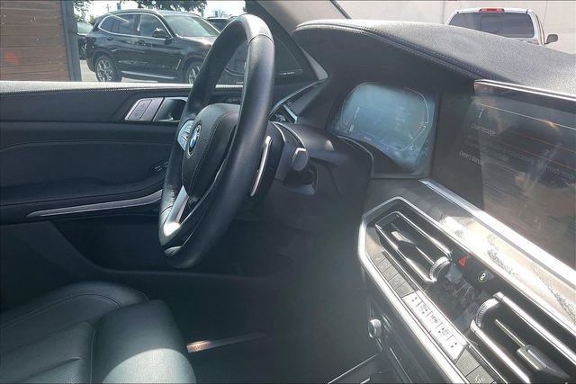 Used 2022 BMW X7 xDrive40i w/ Premium Package image 18