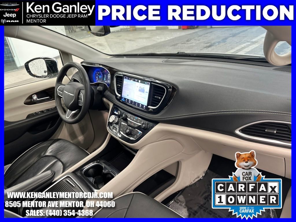 Used 2023 Chrysler Pacifica Limited w/ Uconnect Theater Family Group image 27