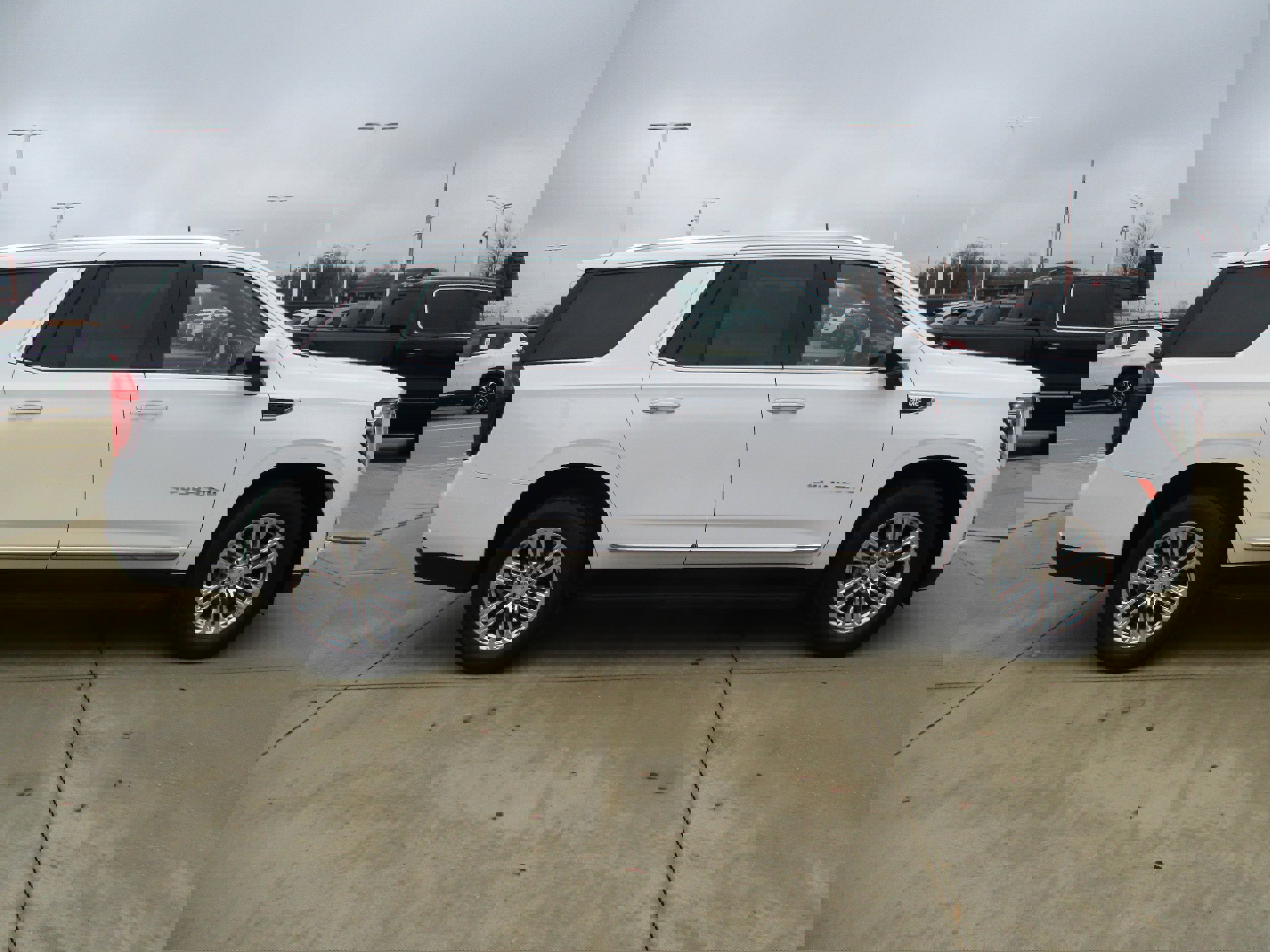 Used 2021 GMC Yukon SLT image 7