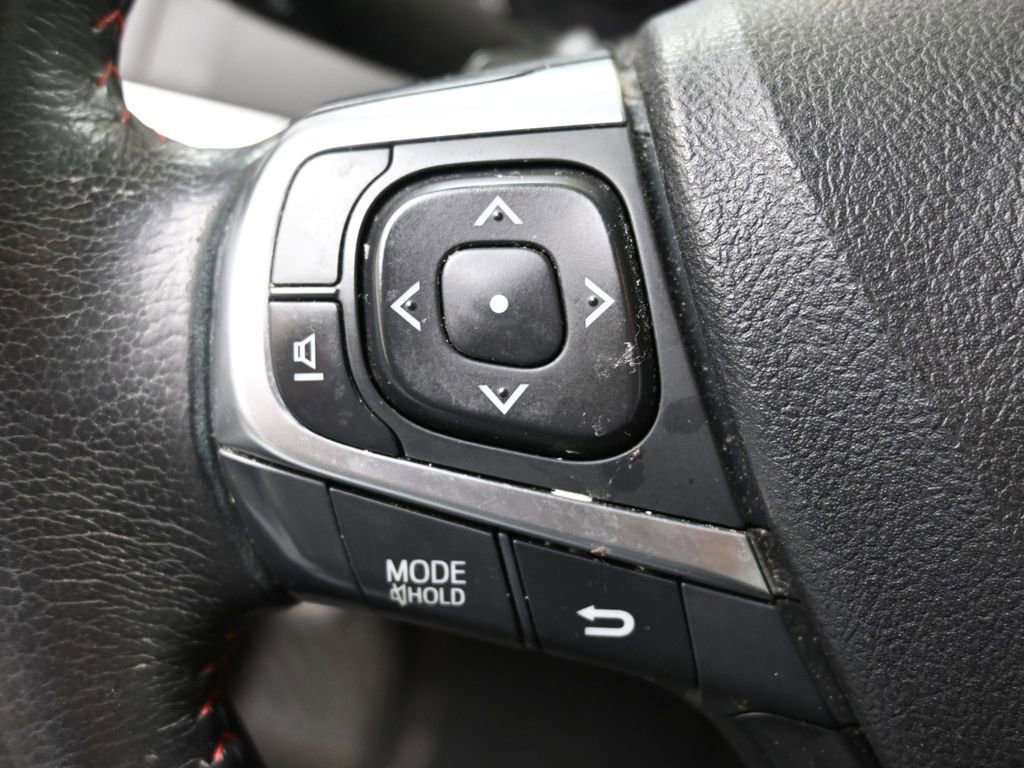 Used 2017 Toyota Camry SE w/ Moonroof Package image 23