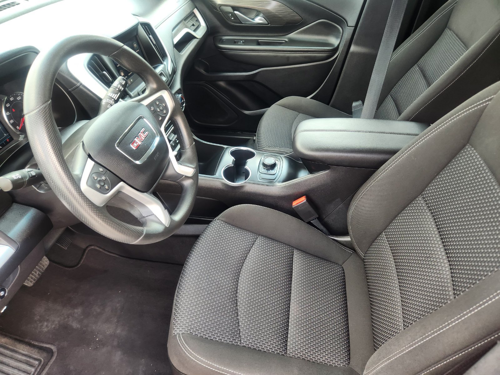 Used 2024 GMC Terrain SLE AWD/4WD image 14