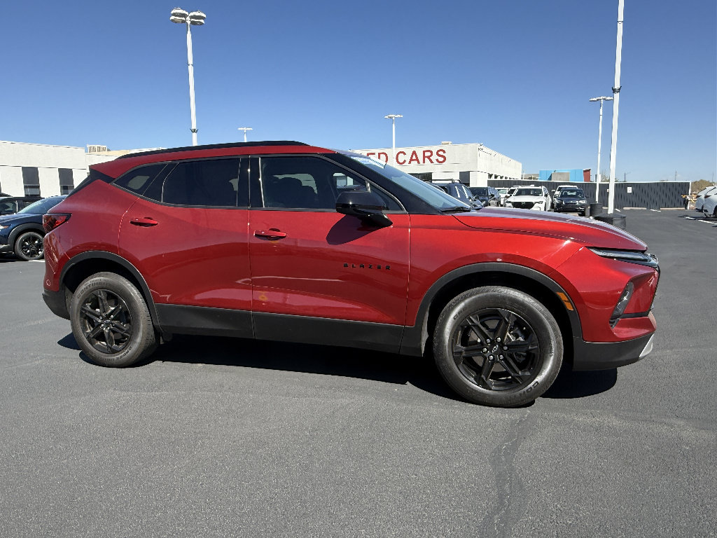 Used 2024 Chevrolet Blazer LT w/ Midnight/Sport Edition FWD image 4