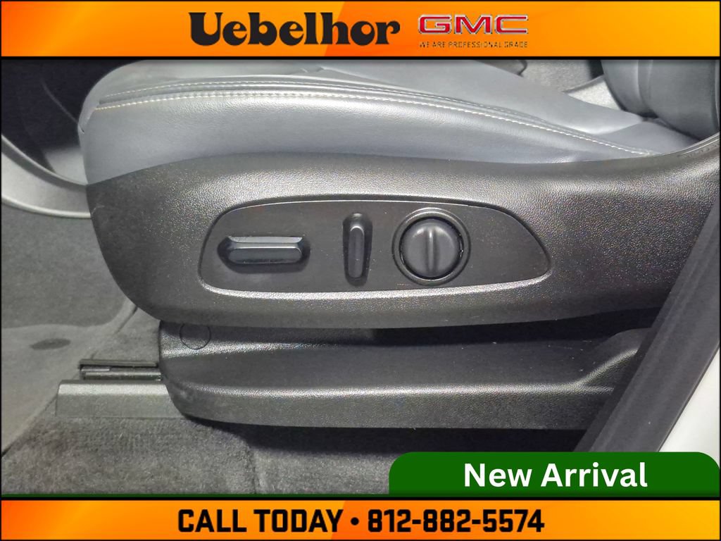 Used 2019 Buick Enclave Essence AWD/4WD image 17