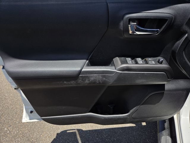 Used 2022 Toyota Tacoma TRD Off-Road w/ Technology Package AWD/4WD image 16