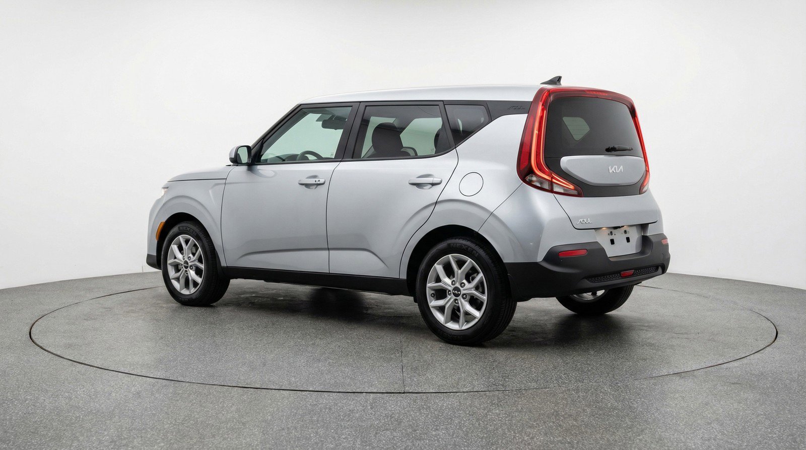 Used 2025 Kia Soul LX w/ LX Technology Package image 6