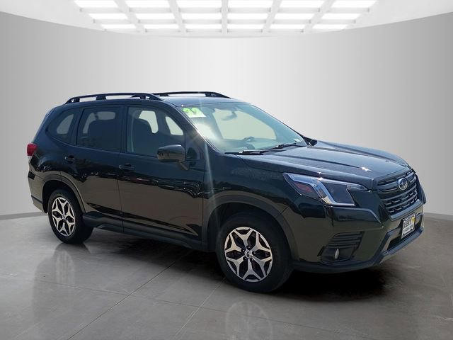 Used 2022 Subaru Forester Premium image 2
