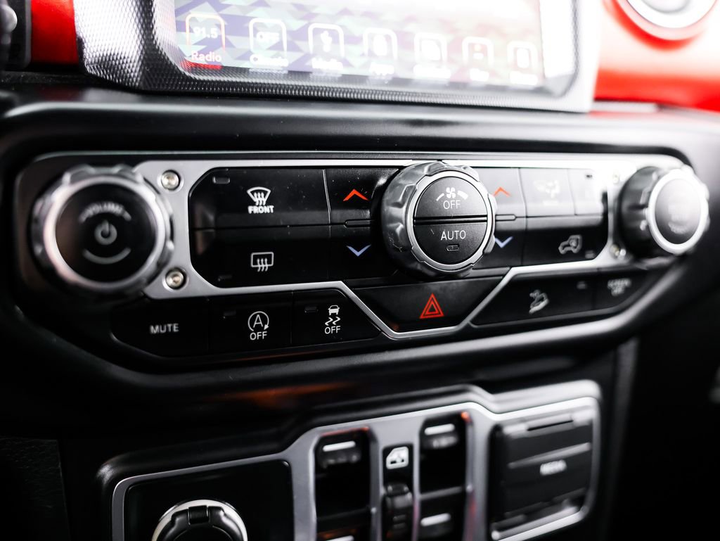 Used 2018 Jeep Wrangler Unlimited Rubicon image 30