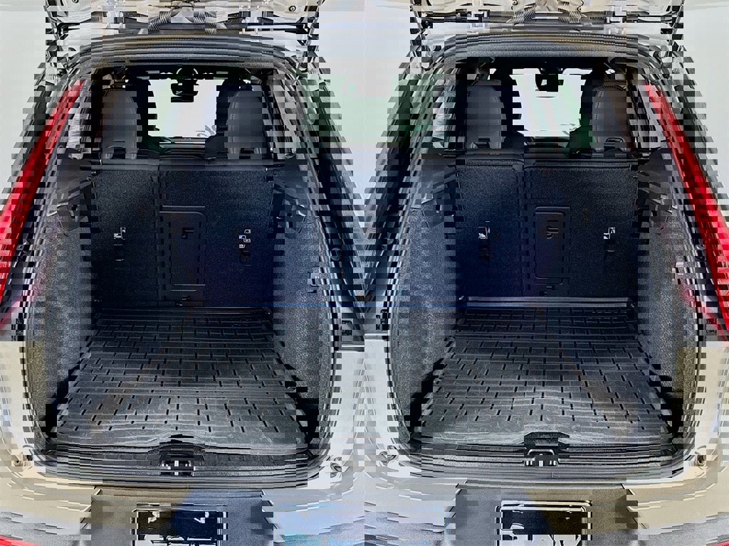 Certified 2024 Volvo XC40 Recharge Plus w/ Protection Package Premier image 27