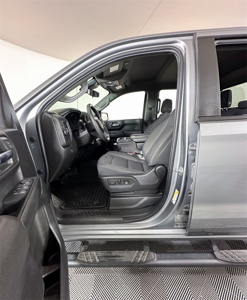 Used 2023 Chevrolet Silverado 1500 Custom image 8
