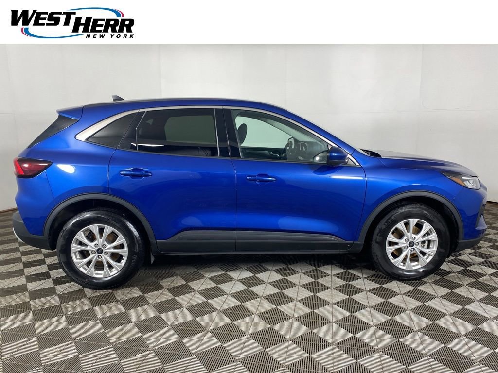 Used 2023 Ford Escape Active w/ Tech Pack #2 AWD/4WD image 21
