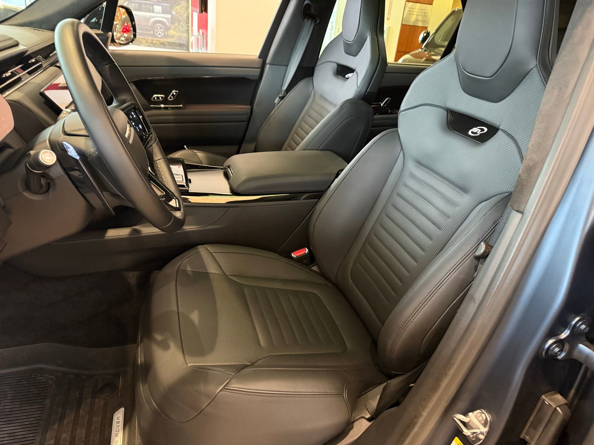 Used 2025 Land Rover Range Rover Sport SV Edition Two image 23