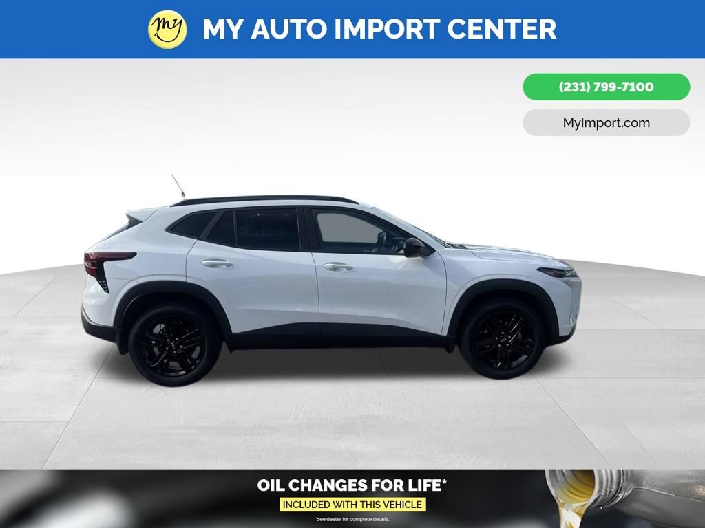 Used 2025 Chevrolet Trax ACTIV FWD image 8