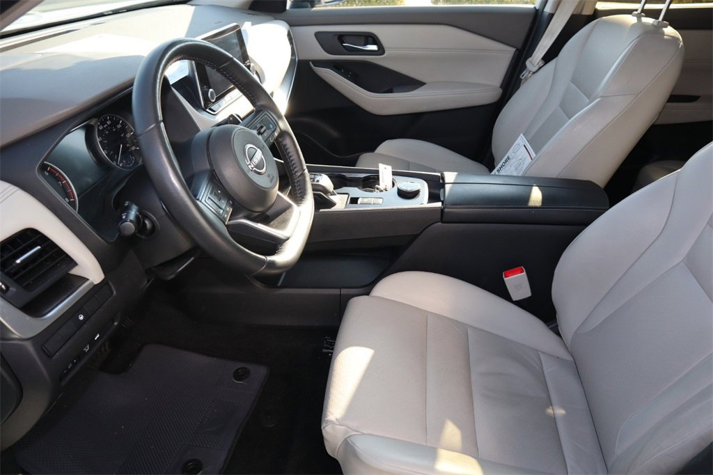 Used 2024 Nissan Rogue SV w/ SV Premium Package image 19