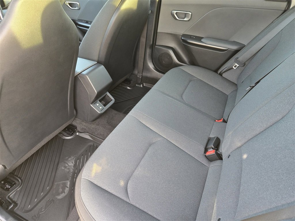 New 2025 Kia K4 LXS image 19