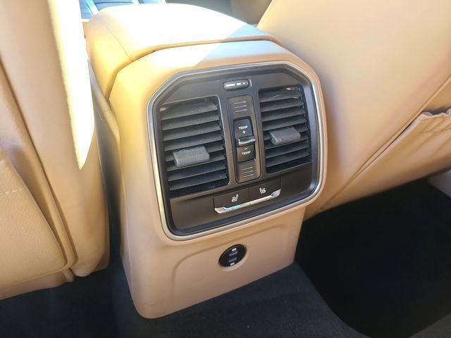 Used 2020 Porsche Macan S image 16