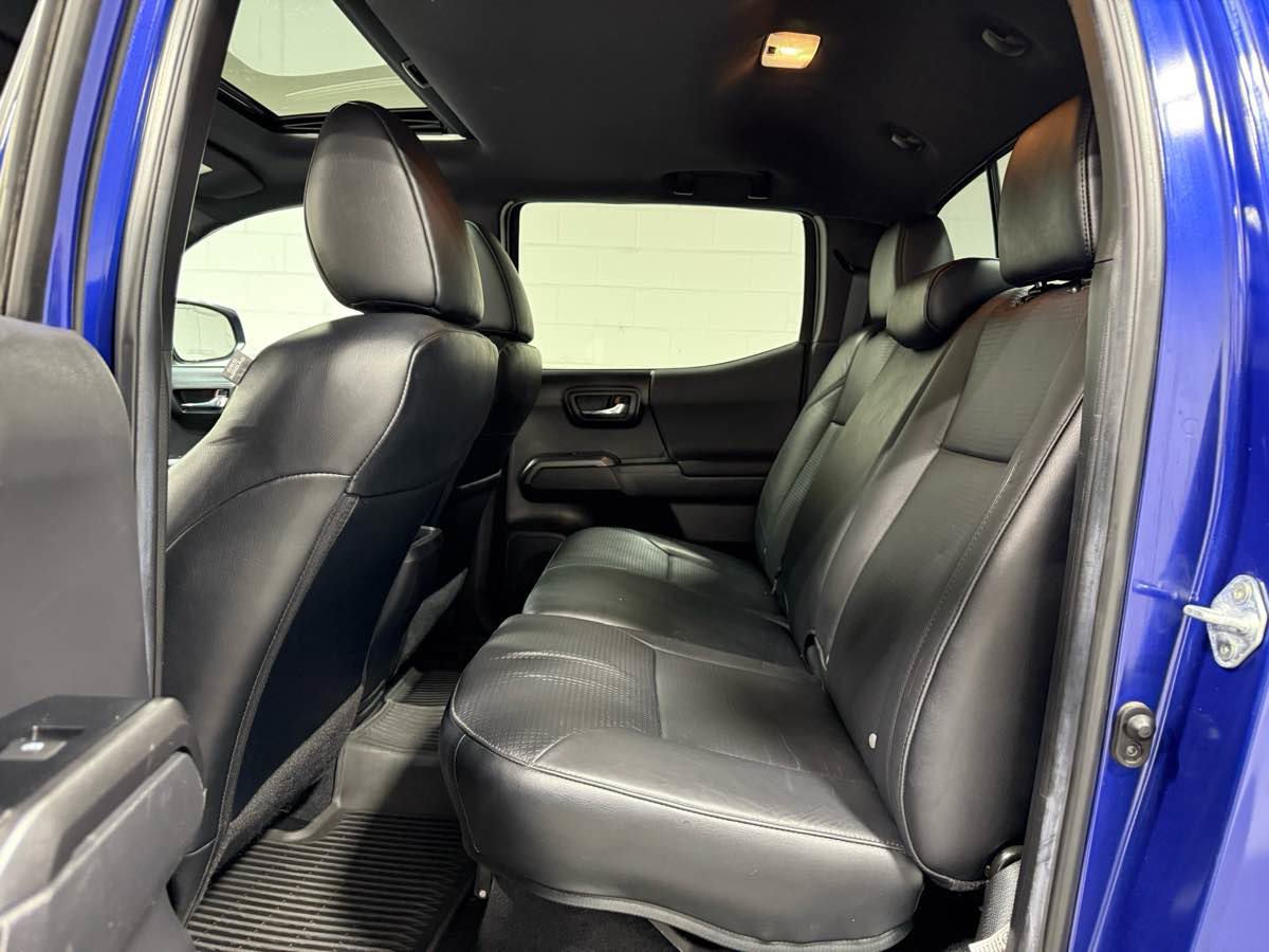 Used 2023 Toyota Tacoma TRD Off-Road image 17