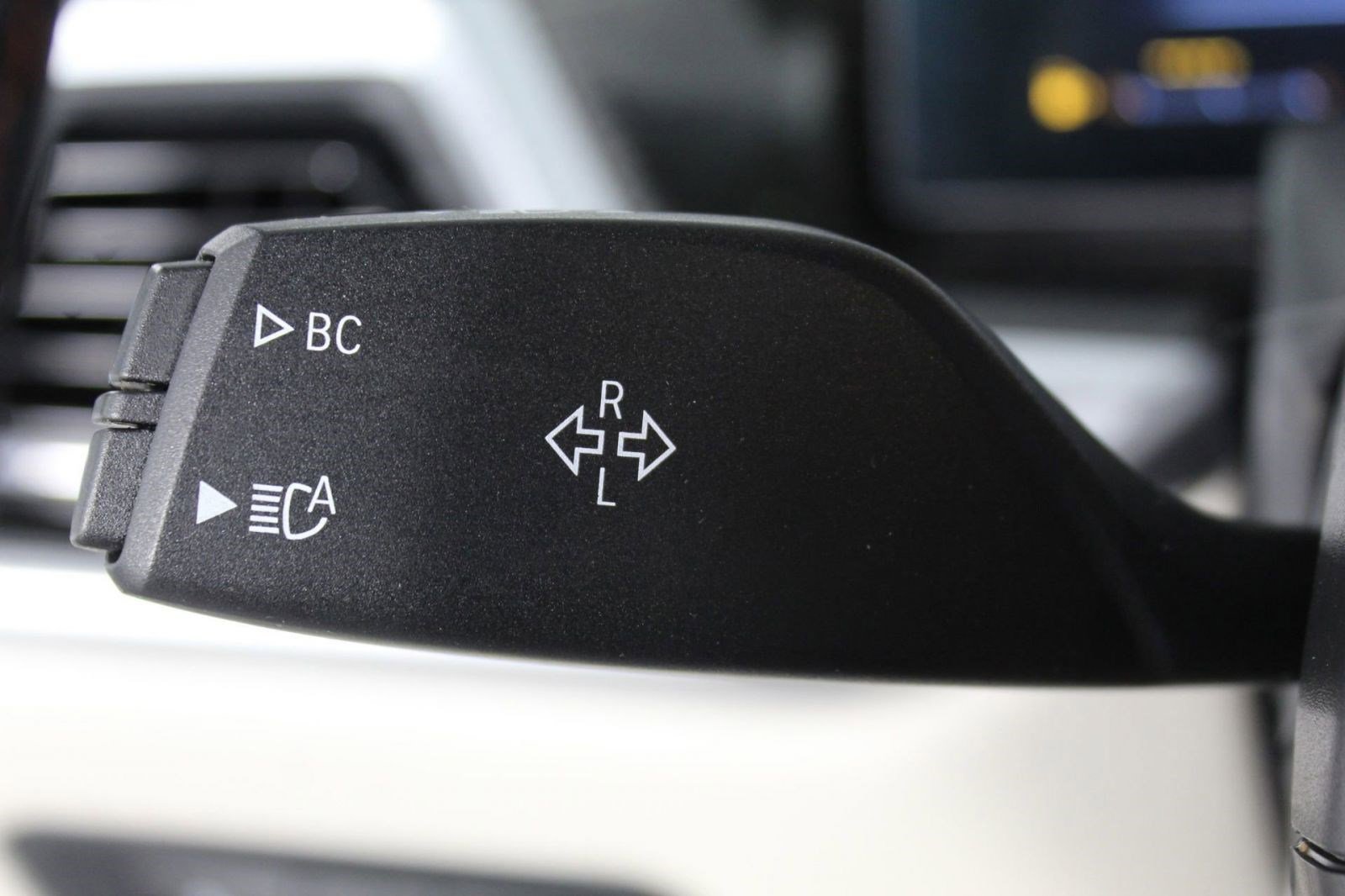 Certified 2024 BMW X6 M60i w/ Dynamic Handling Package image 33