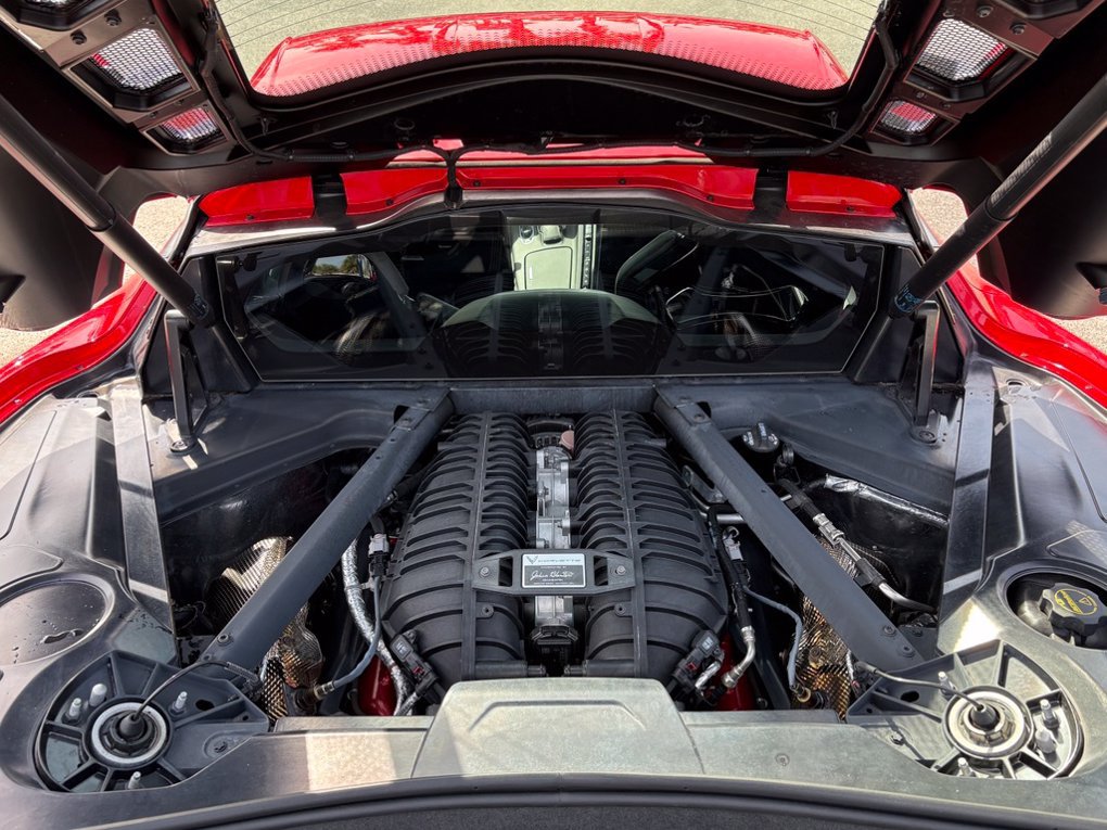 Used 2025 Chevrolet Corvette Z06 RWD image 16