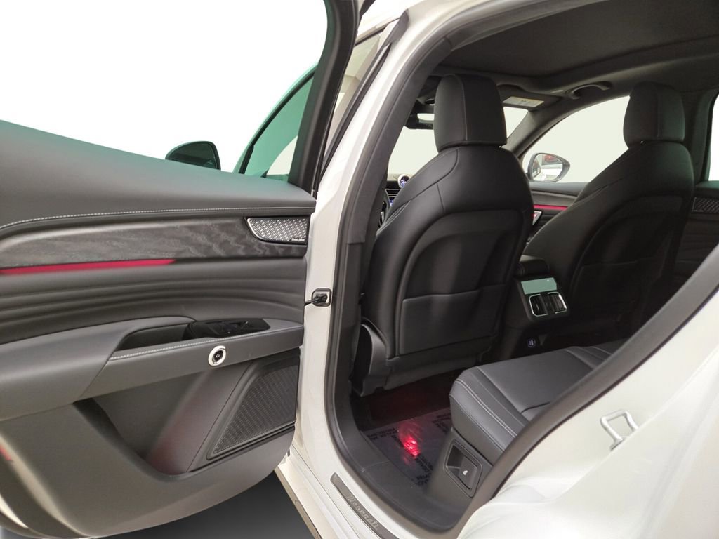 New 2025 Maserati Grecale Modena image 16