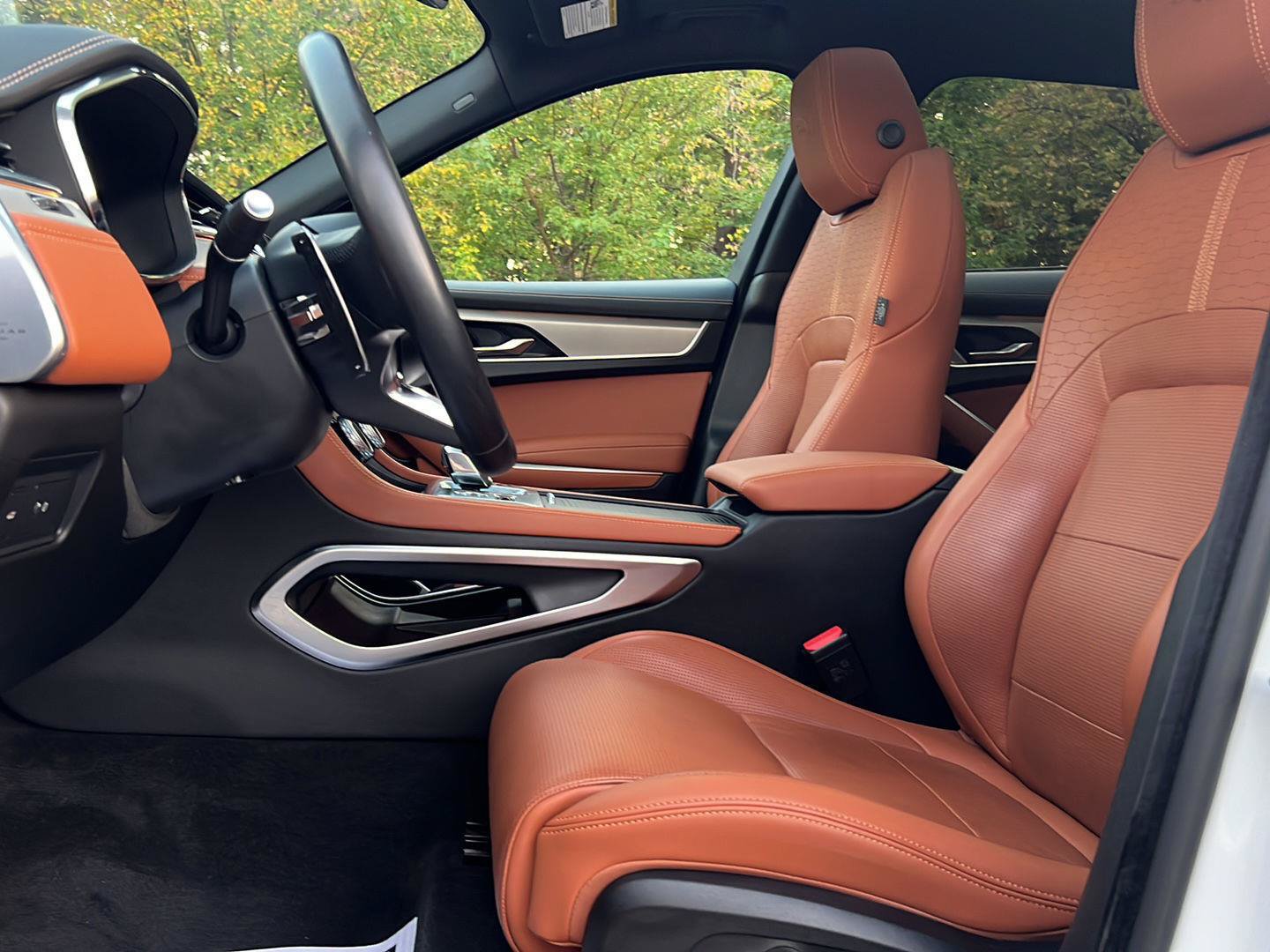 Certified 2026 Jaguar F-PACE R-Dynamic S AWD/4WD image 22