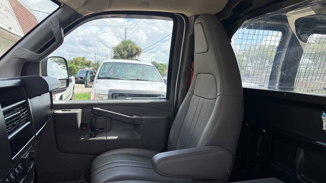 Used 2018 Chevrolet Express 2500 w/ Driver Convenience Package RWD image 15