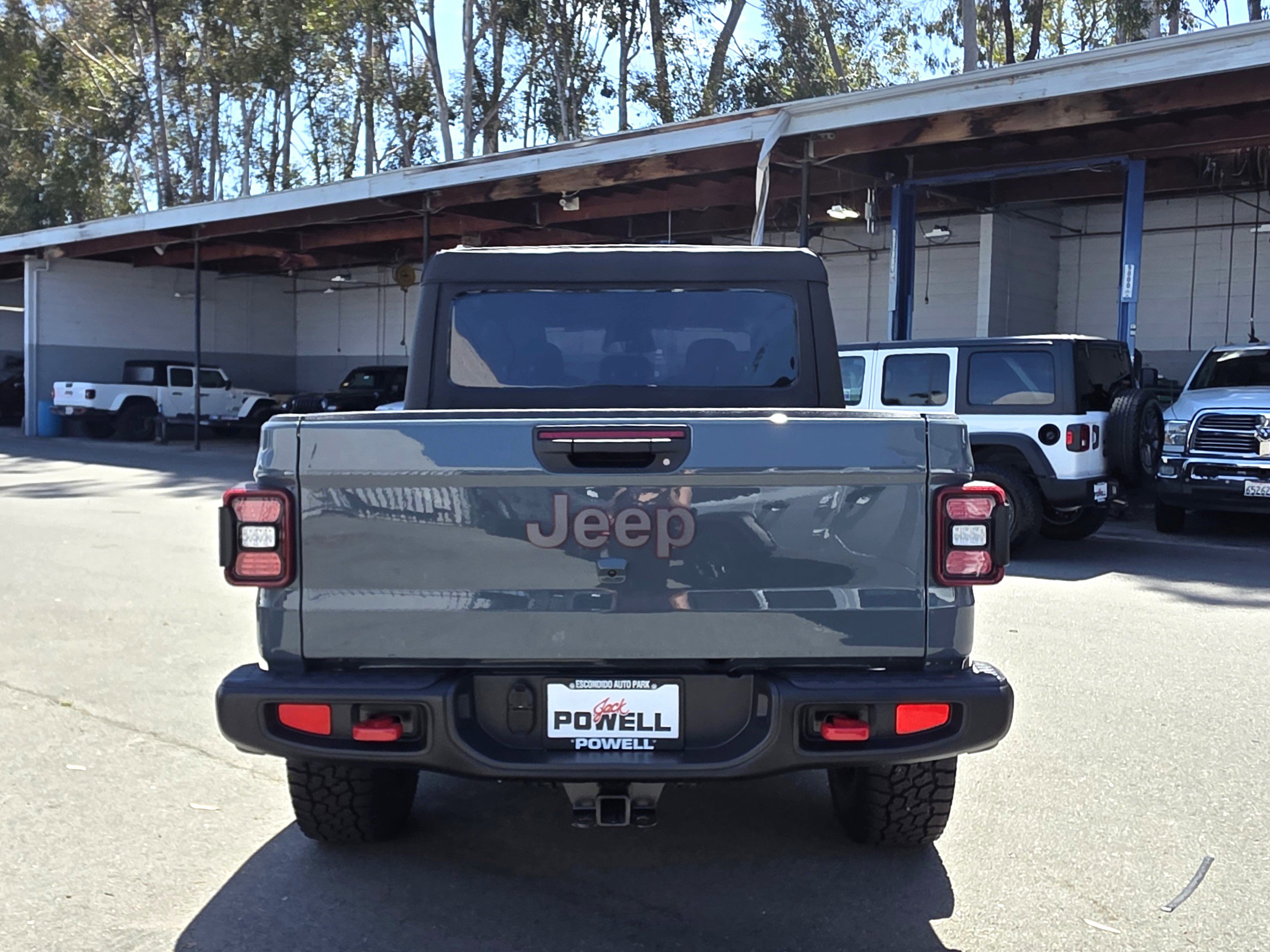 New 2026 Jeep Gladiator Rubicon w/ Steel Power Dome Hood Package AWD/4WD image 4