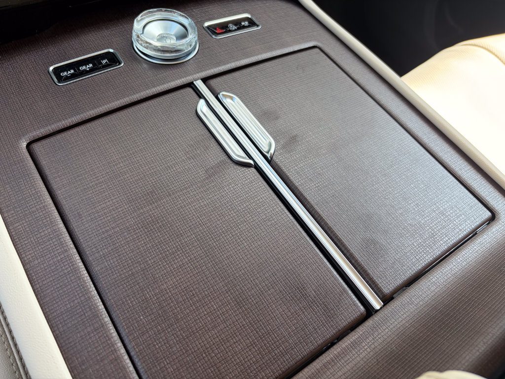 New 2027 Lincoln Navigator Premiere AWD/4WD image 45