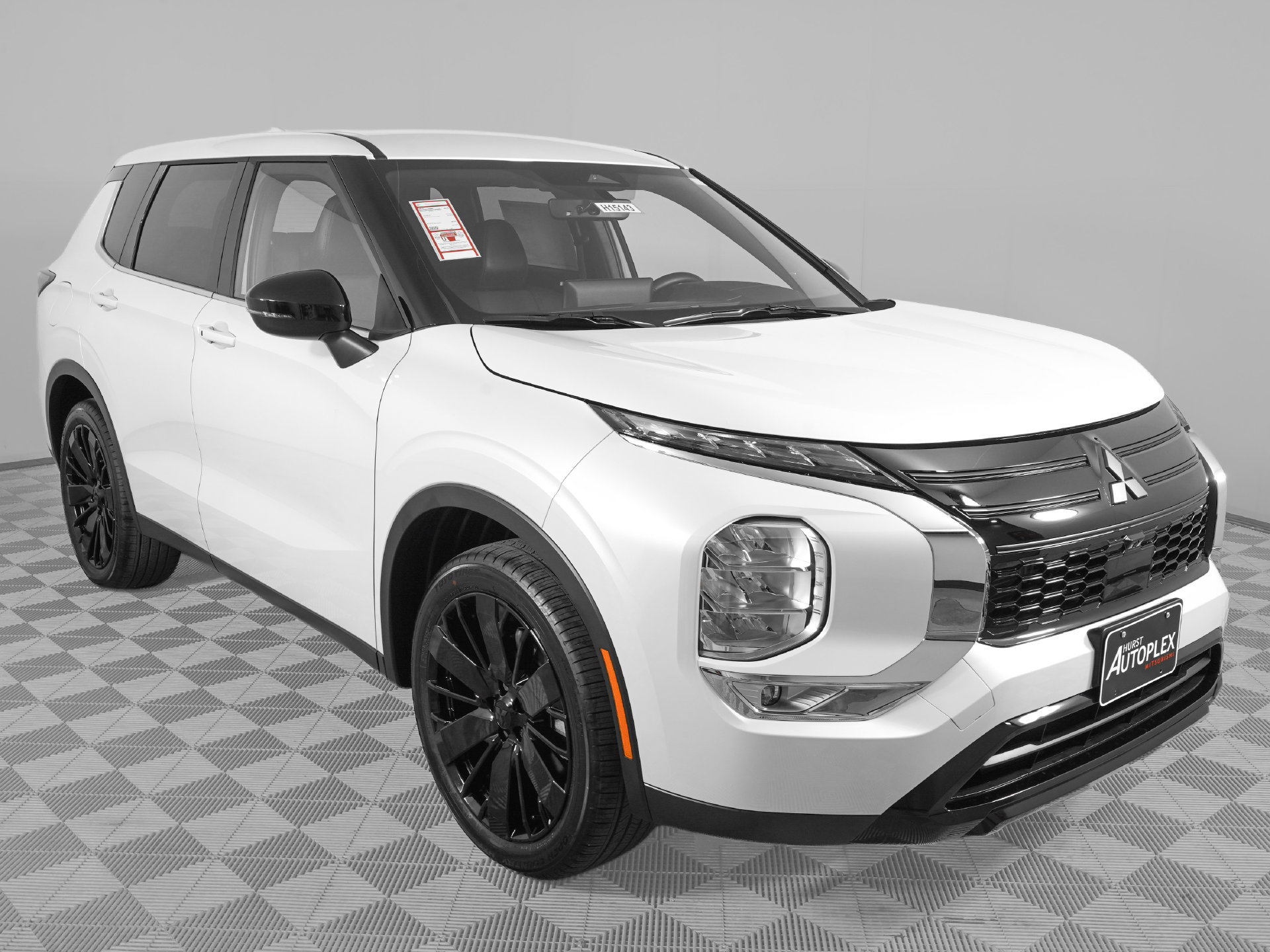 New 2026 Mitsubishi Outlander LE FWD image 4