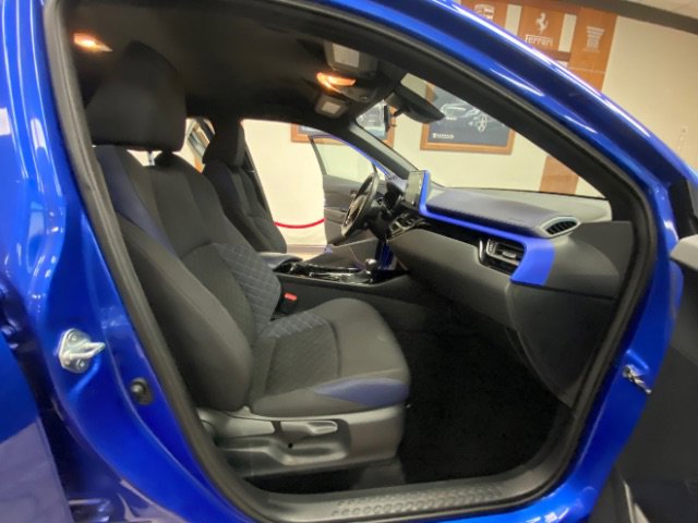Used 2020 Toyota C-HR XLE image 22
