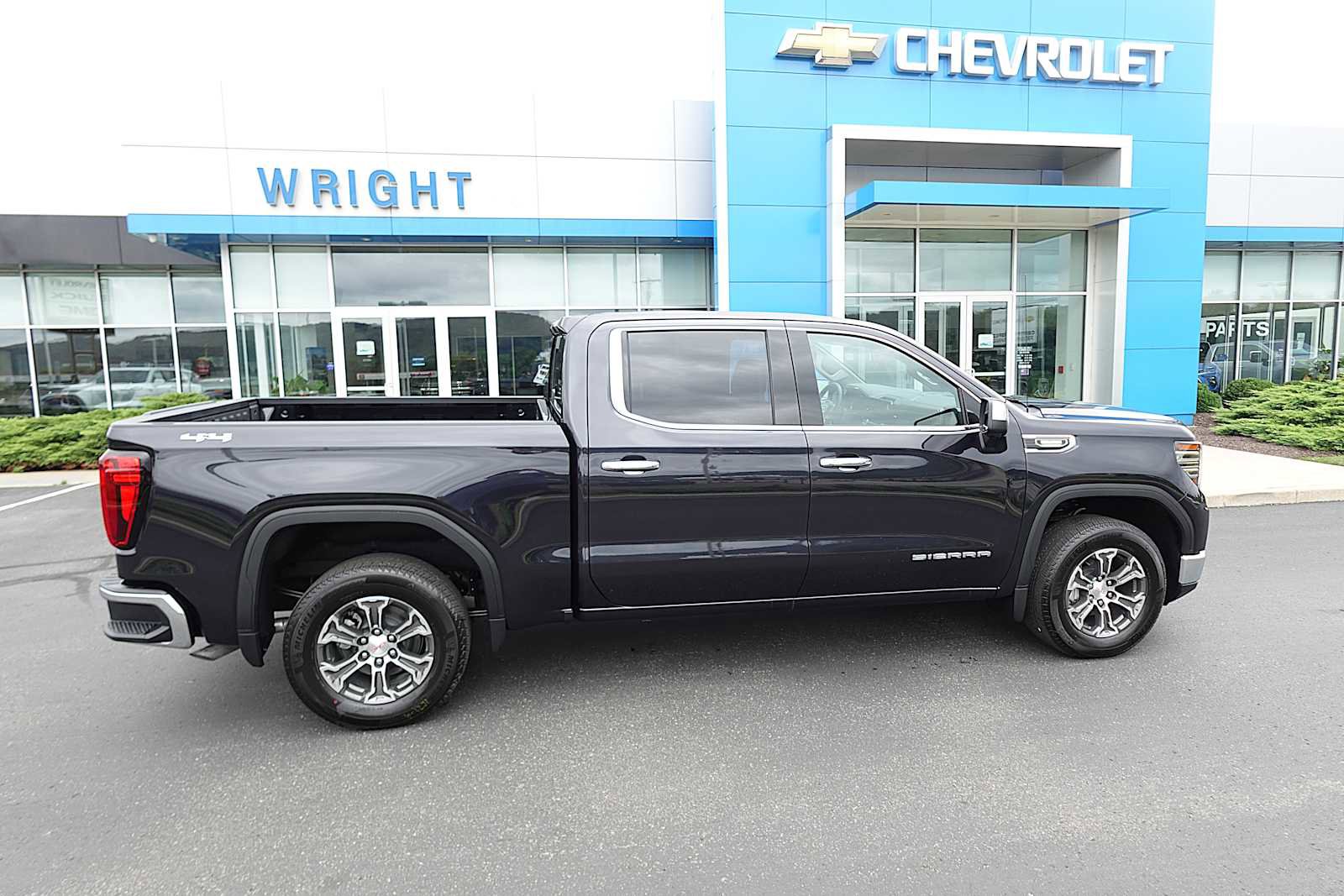 New 2026 GMC Sierra 1500 SLT w/ SLT Convenience Package image 2