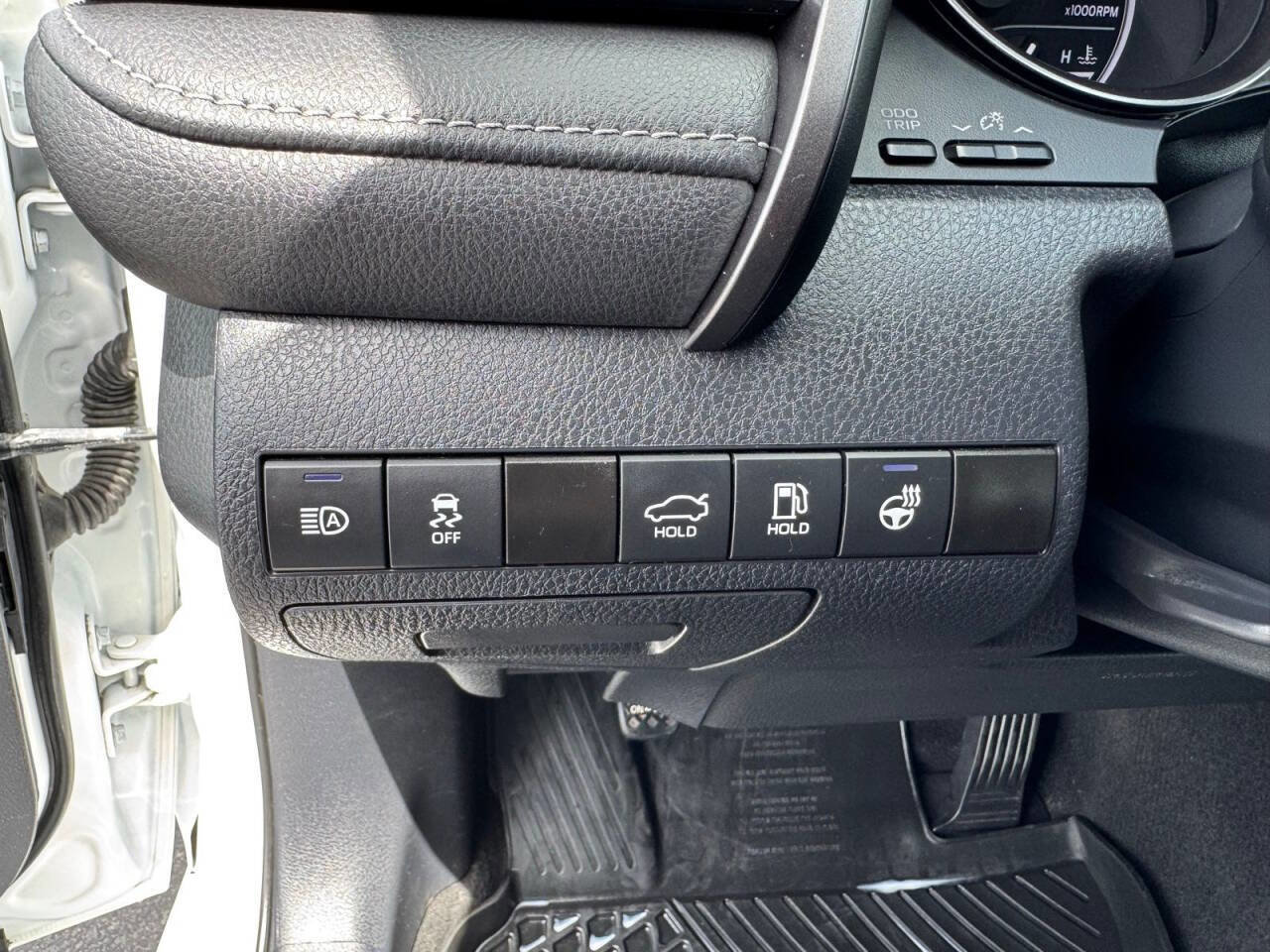 Used 2024 Toyota Camry SE FWD image 15