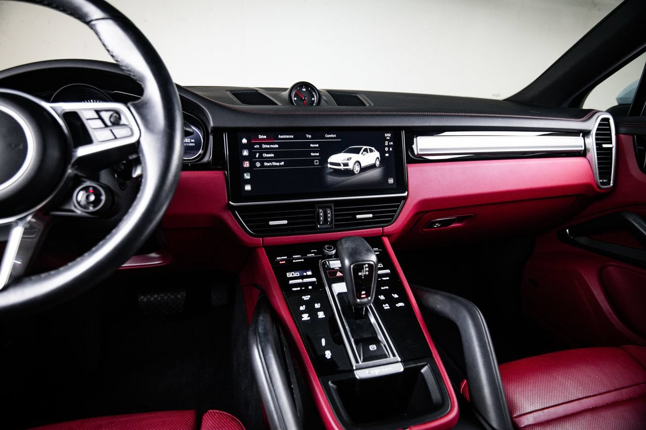 Certified 2023 Porsche Cayenne Platinum Edition AWD/4WD image 19