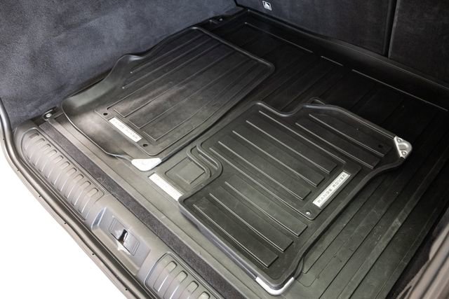 Used 2022 Land Rover Range Rover Sport SVR image 28