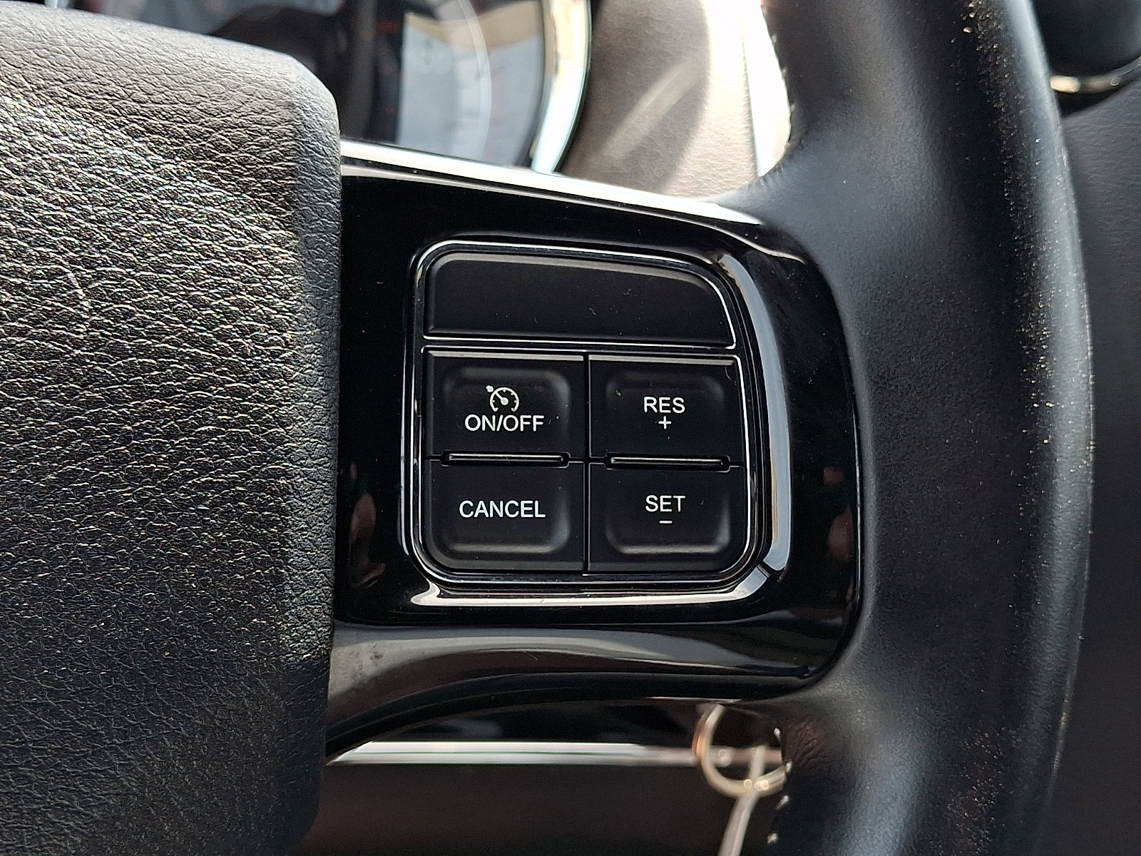 Used 2016 Dodge Grand Caravan SE FWD image 24