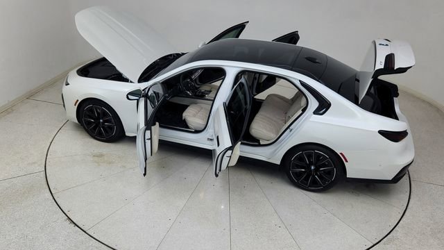 Used 2023 BMW i7 xDrive60 w/ Executive Package 2 image 86