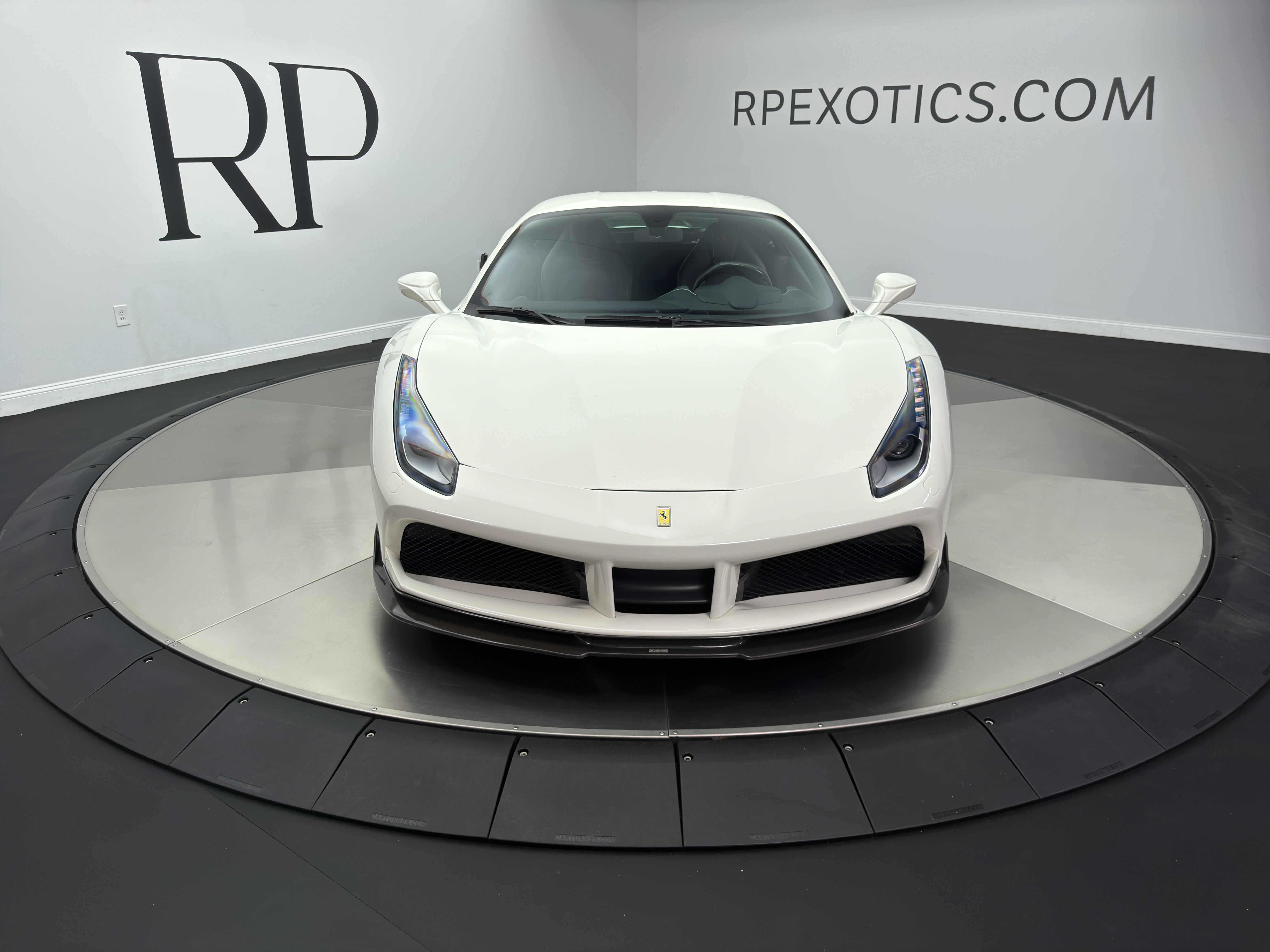 Used 2019 Ferrari 488 GTB RWD image 5