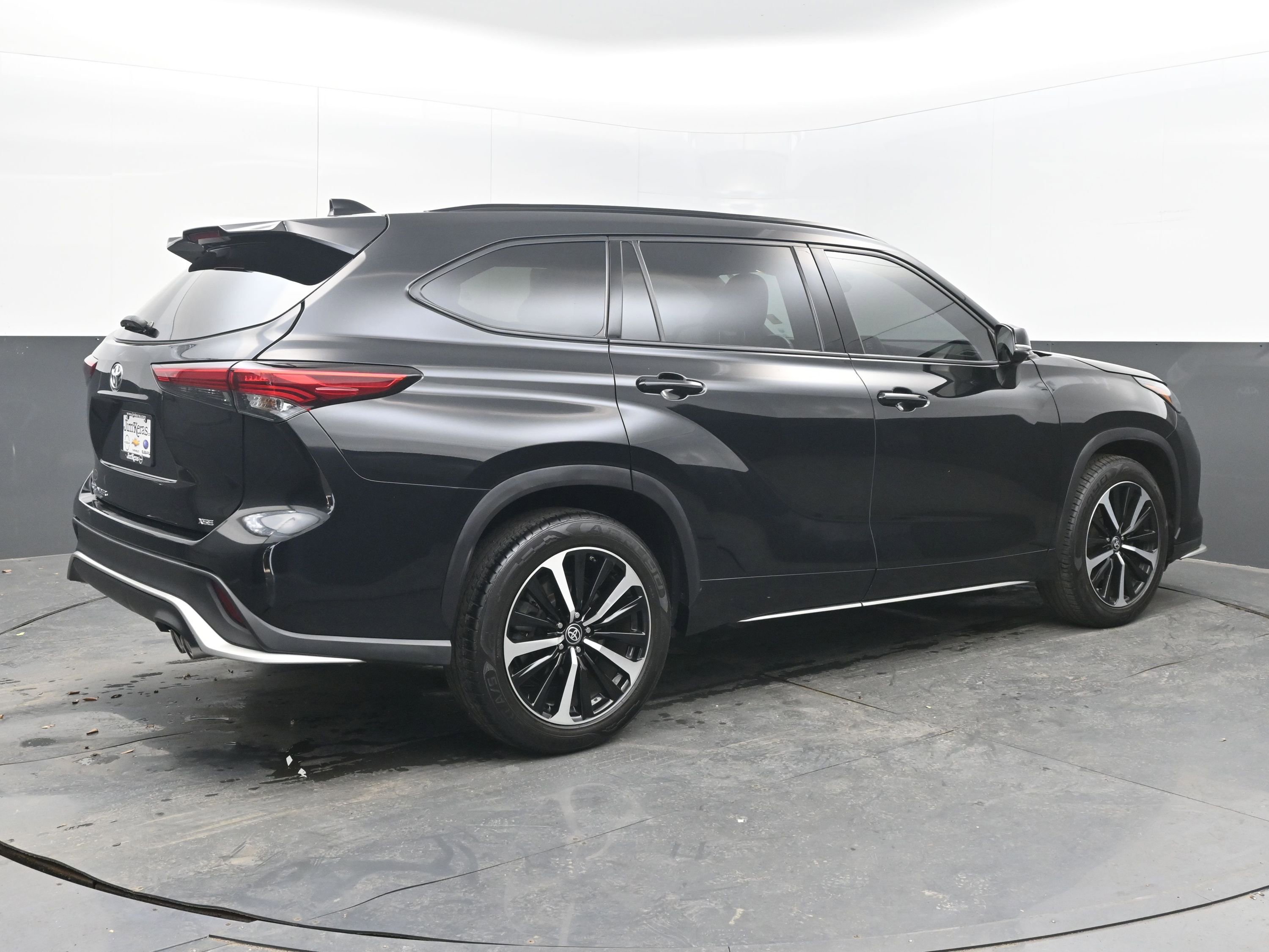 Used 2022 Toyota Highlander XSE image 7