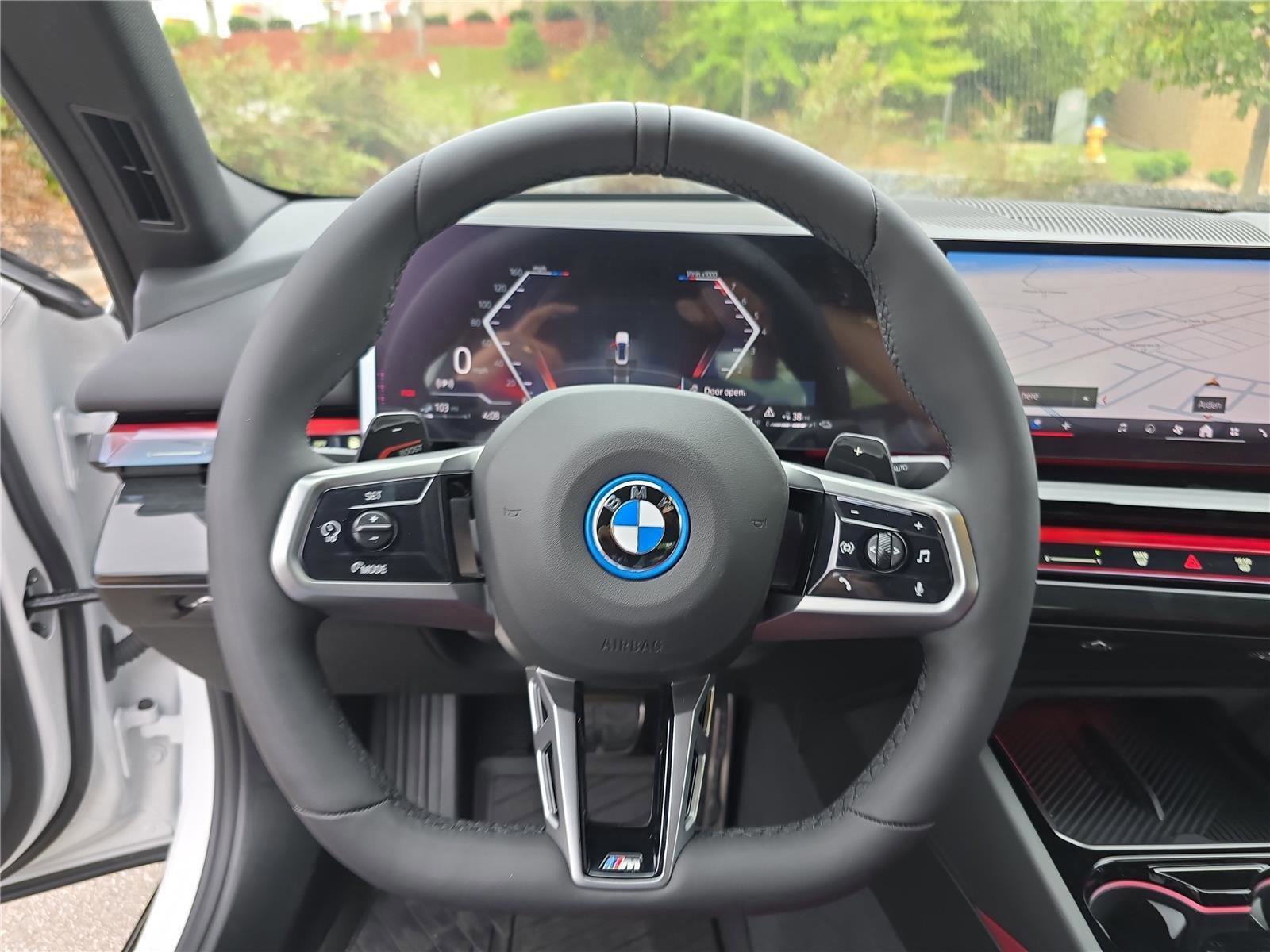 Certified 2026 BMW 550e xDrive AWD/4WD image 32