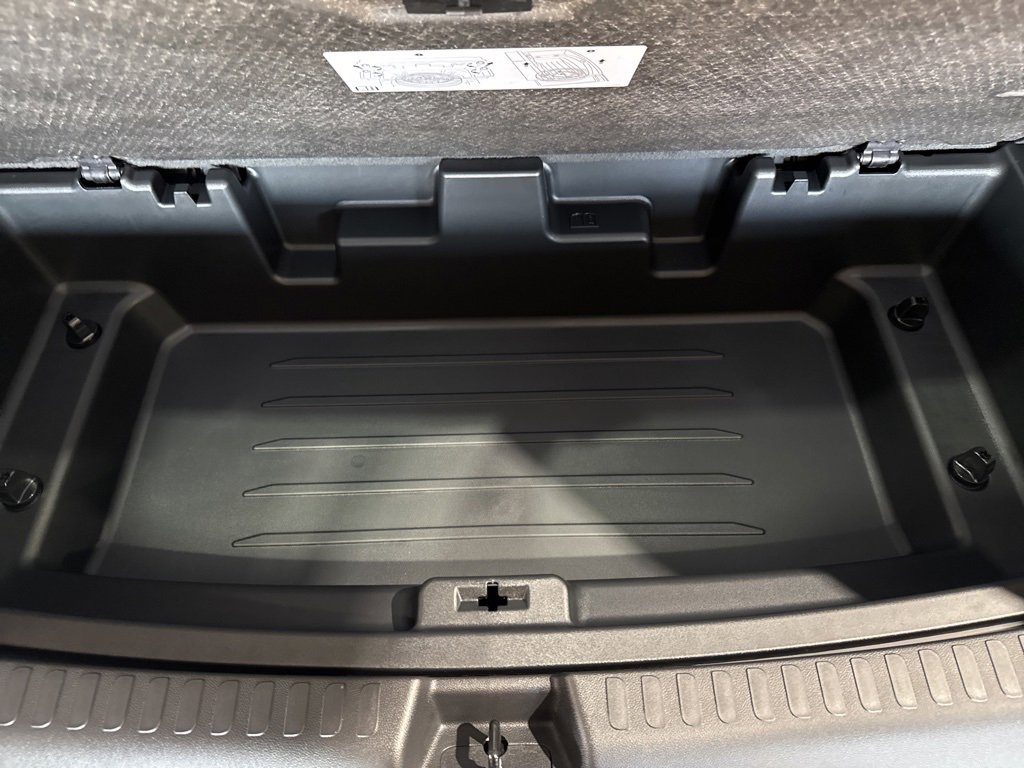 New 2026 Chevrolet Traverse High Country w/ LPO, Floor Liner Package image 16