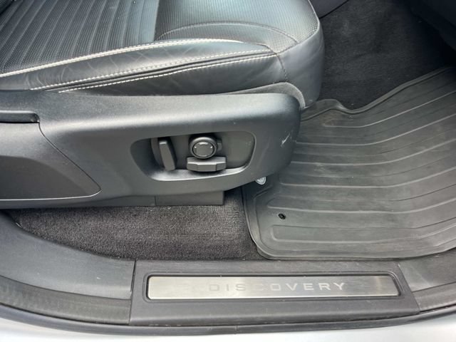 Used 2018 Land Rover Discovery HSE AWD/4WD image 32