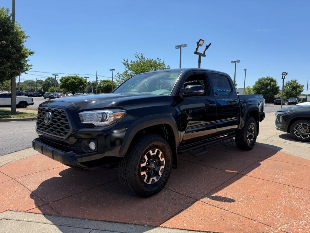 Used 2023 Toyota Tacoma TRD Off-Road AWD/4WD image 3